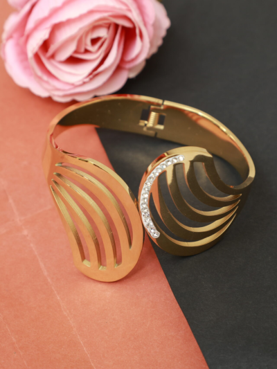 Anti Tarnish Sparkling Angle Winged Kada